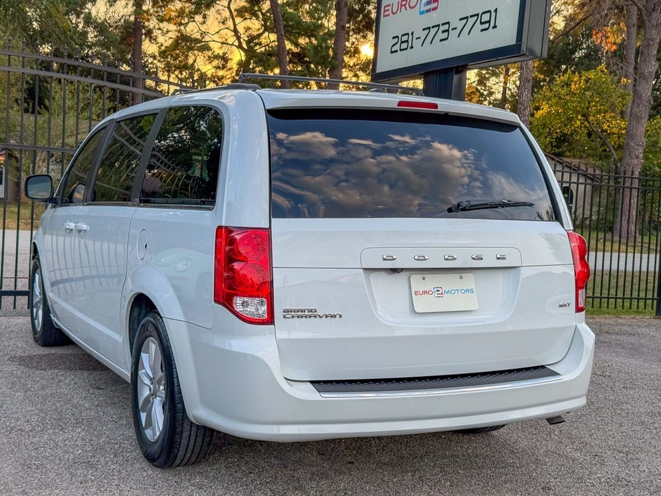 2020 Dodge Caravan - Image 4 of 12