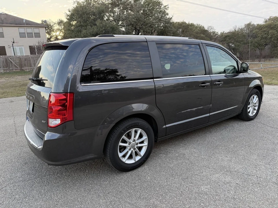 2020 Dodge Caravan - Image 6 of 21