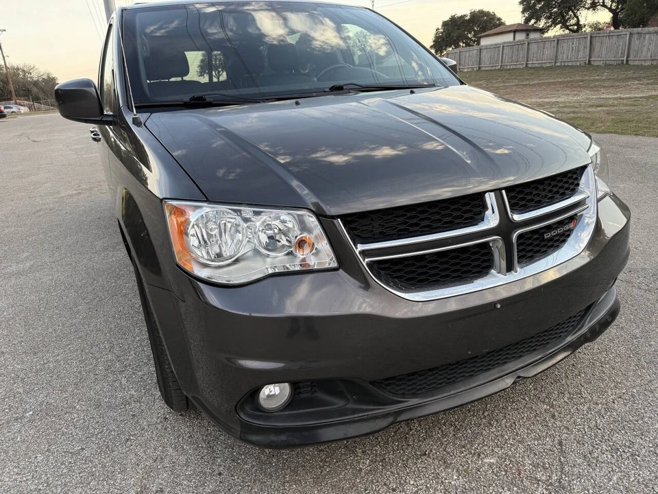 2020 Dodge Caravan - Image 3 of 21