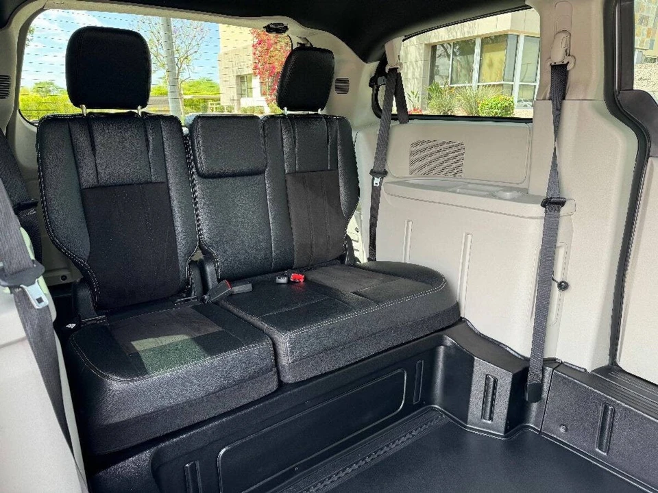 2020 Dodge Caravan - Image 9 of 15