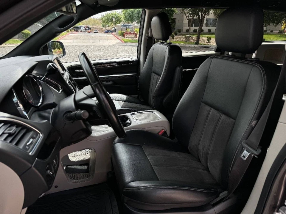 2020 Dodge Caravan - Image 5 of 15
