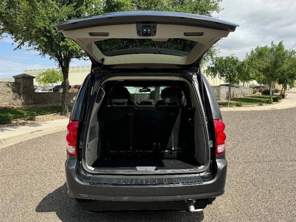 2020 Dodge Caravan - Image 15 of 15