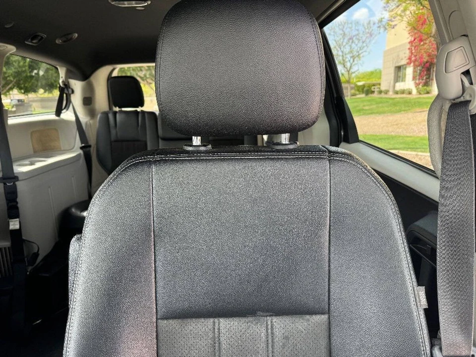 2020 Dodge Caravan - Image 7 of 15