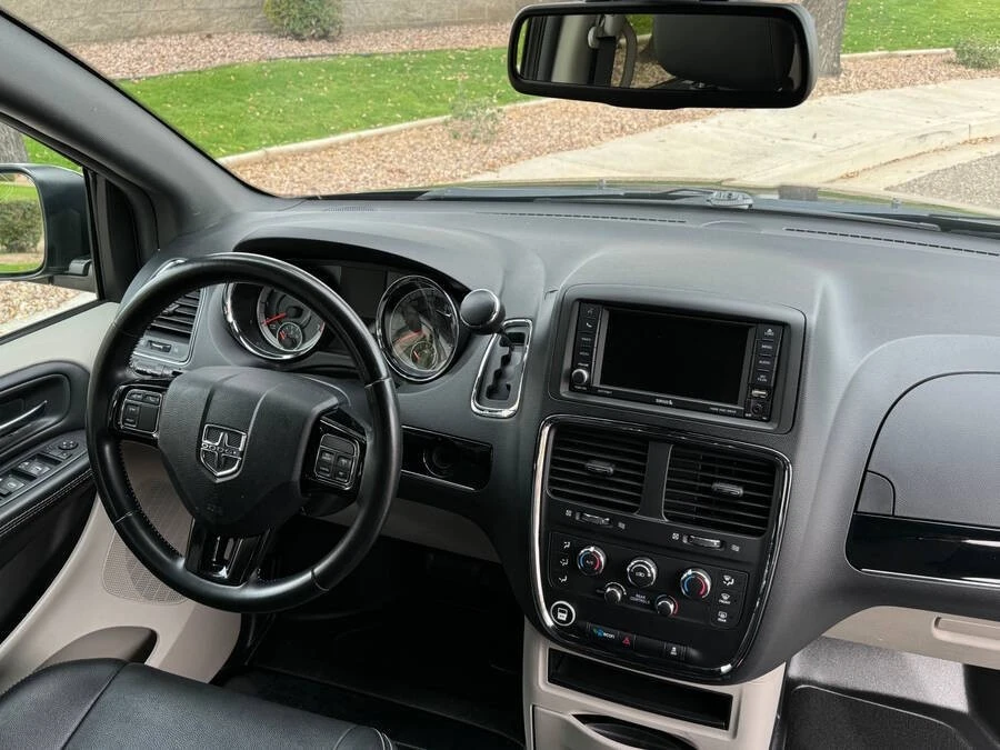 2020 Dodge Caravan - Image 4 of 15