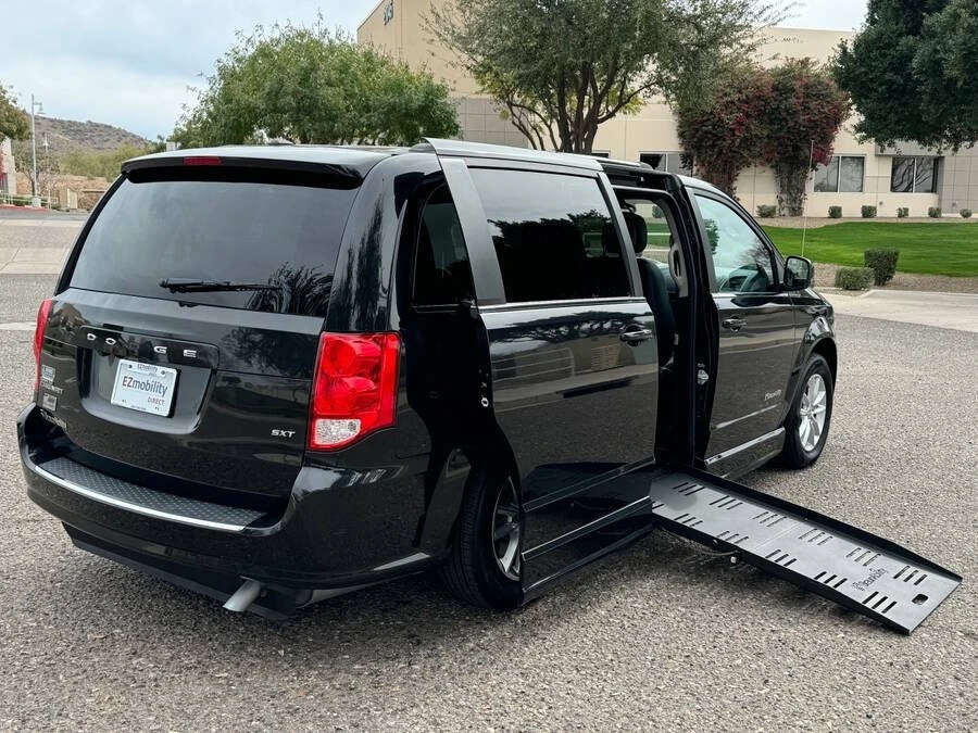 2020 Dodge Caravan - Image 2 of 15