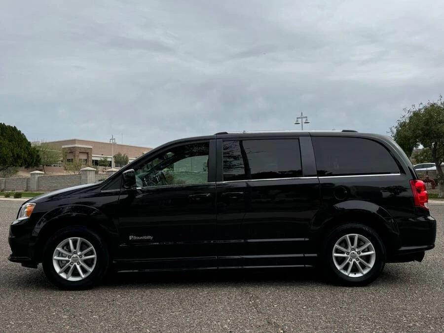 2020 Dodge Caravan - Image 11 of 15