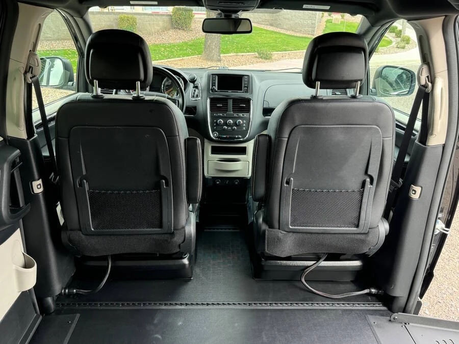 2020 Dodge Caravan - Image 8 of 15