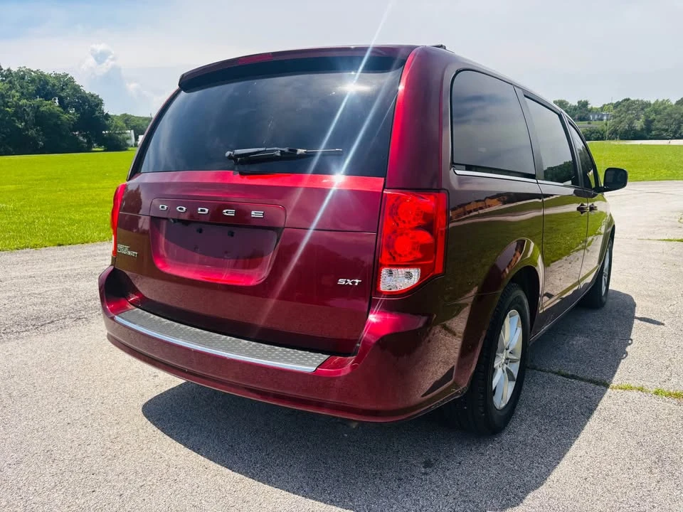 2020 Dodge Caravan - Image 5 of 12