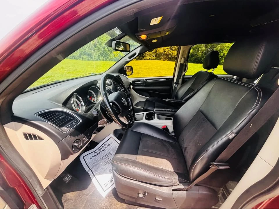 2020 Dodge Caravan - Image 8 of 12