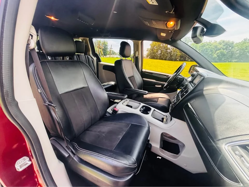 2020 Dodge Caravan - Image 9 of 12