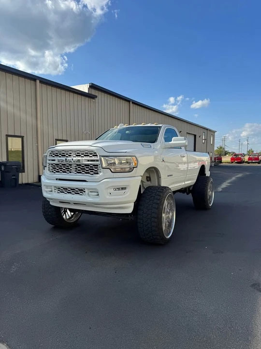 2020 Ram 2500 - Image 2 of 9