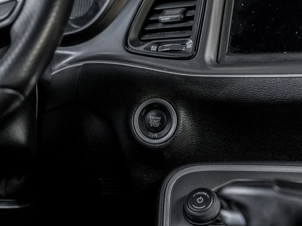 2020 Dodge Challenger 3rd Gen - Image 9 of 20