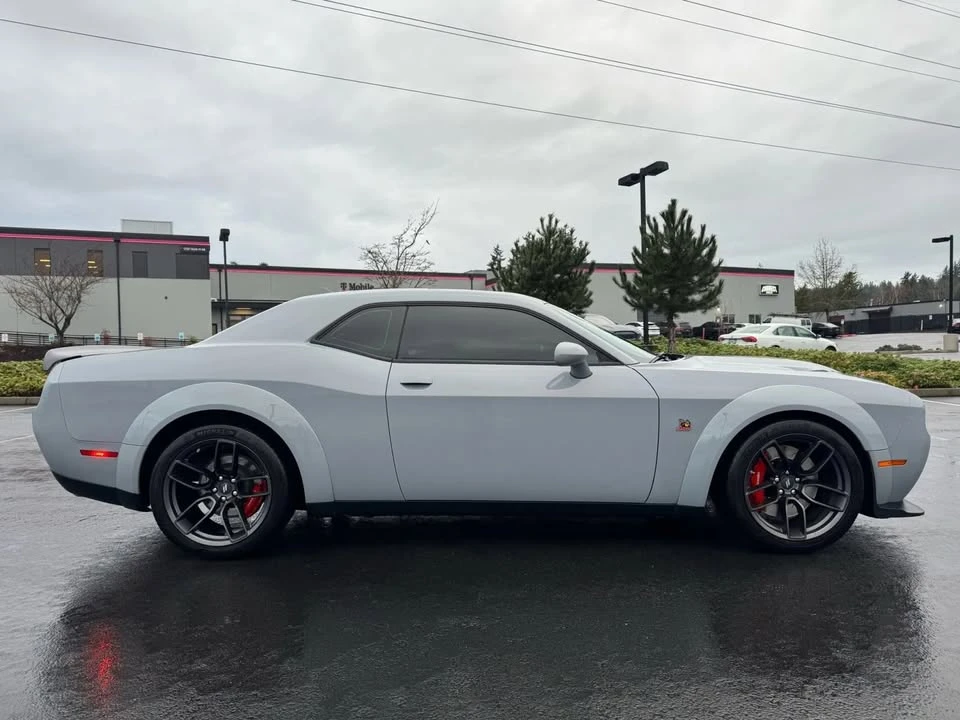 2020 Dodge Challenger 3rd Gen - Image 9 of 15