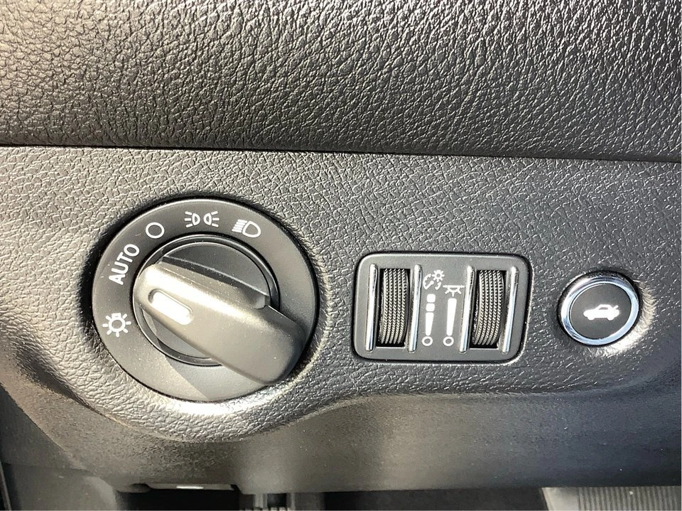 2020 Dodge Challenger 3rd Gen - Image 14 of 20