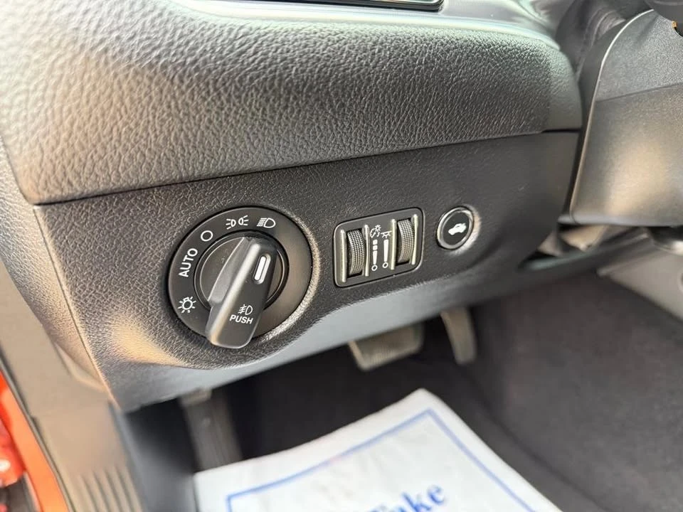 2020 Dodge Challenger 3rd Gen - Image 15 of 20