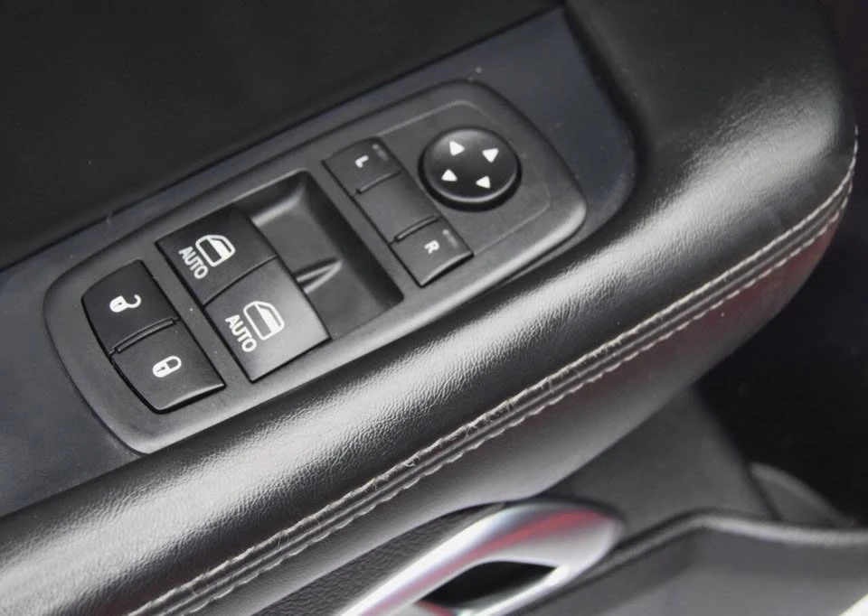 2020 Dodge Challenger 3rd Gen - Image 10 of 20
