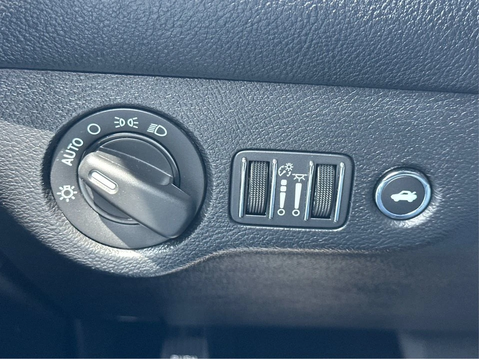 2020 Dodge Challenger 3rd Gen - Image 13 of 20