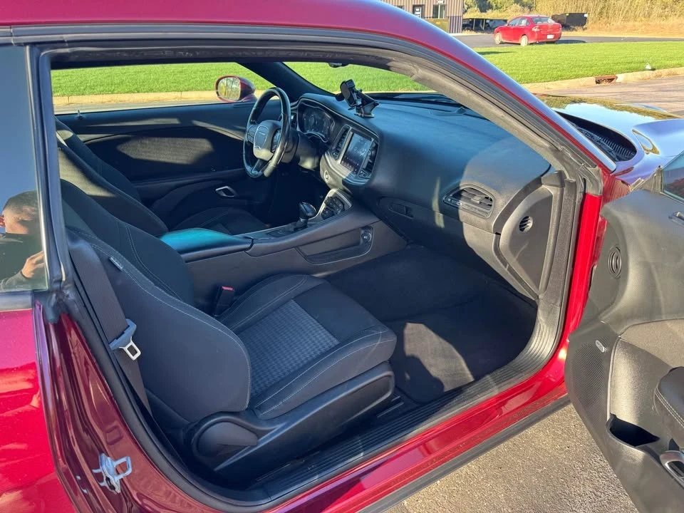 2020 Dodge Challenger 3rd Gen - Image 9 of 12