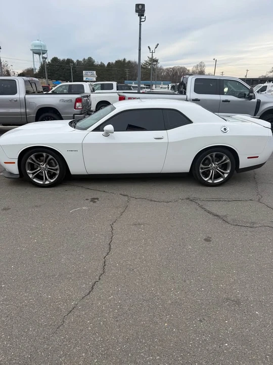 2020 Dodge Challenger 3rd Gen - Image 9 of 11