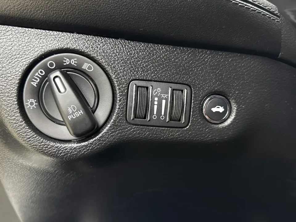 2020 Dodge Challenger 3rd Gen - Image 9 of 19