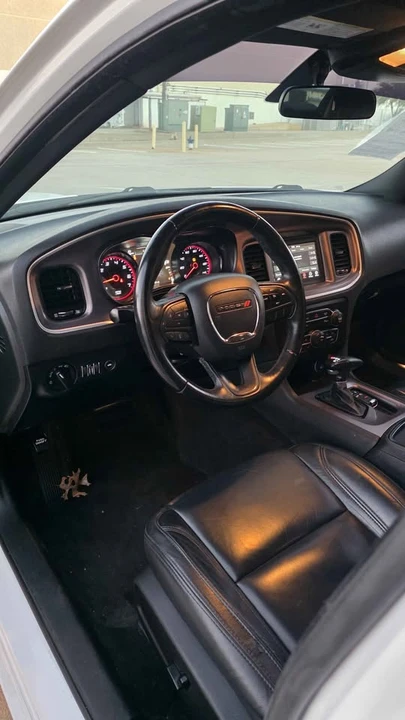 2020 Dodge Charger 8th Gen - Image 10 of 12