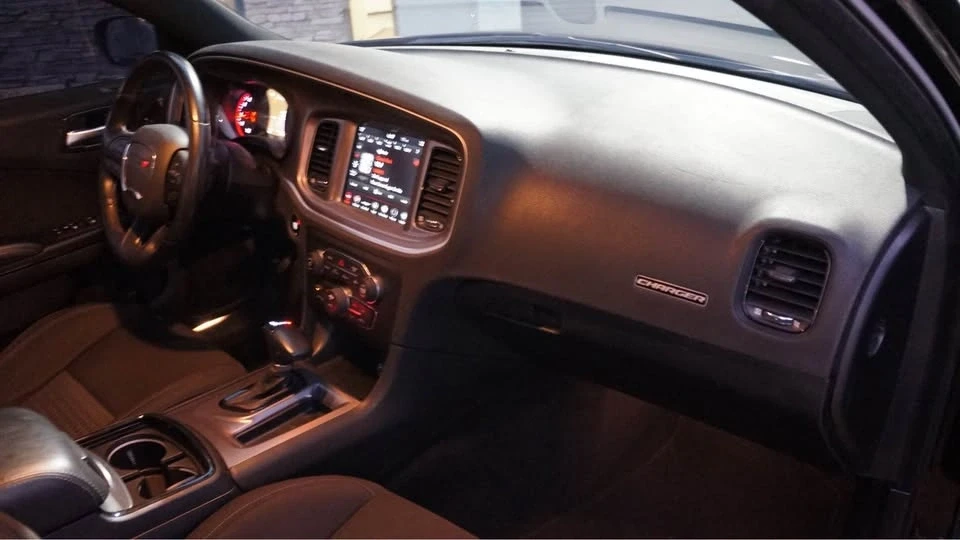 2020 Dodge Charger 7th Gen - Image 14 of 15