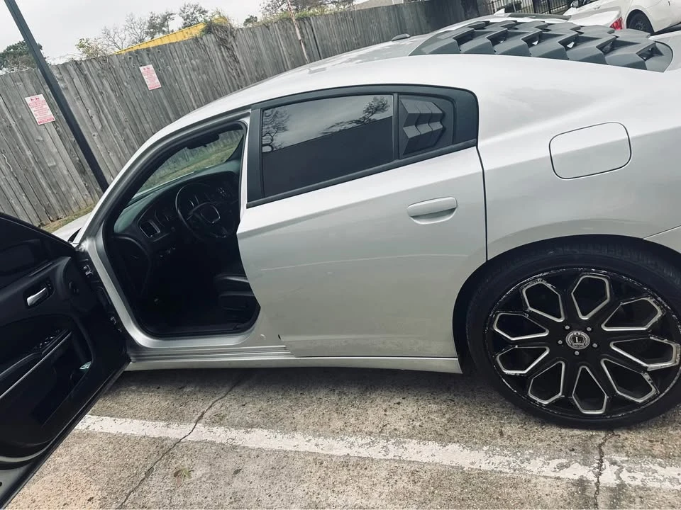 2020 Dodge Charger 8th Gen - Image 8 of 20