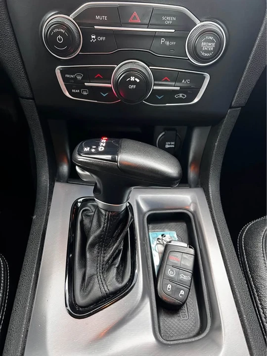 2020 Dodge Charger 7th Gen - Image 15 of 19