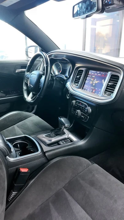 2020 Dodge Charger 8th Gen - Image 16 of 18