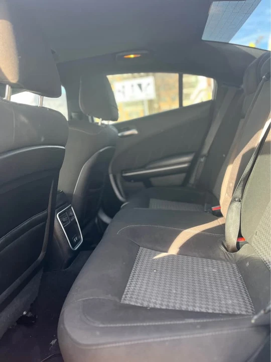 2020 Dodge Charger 8th Gen - Image 9 of 12