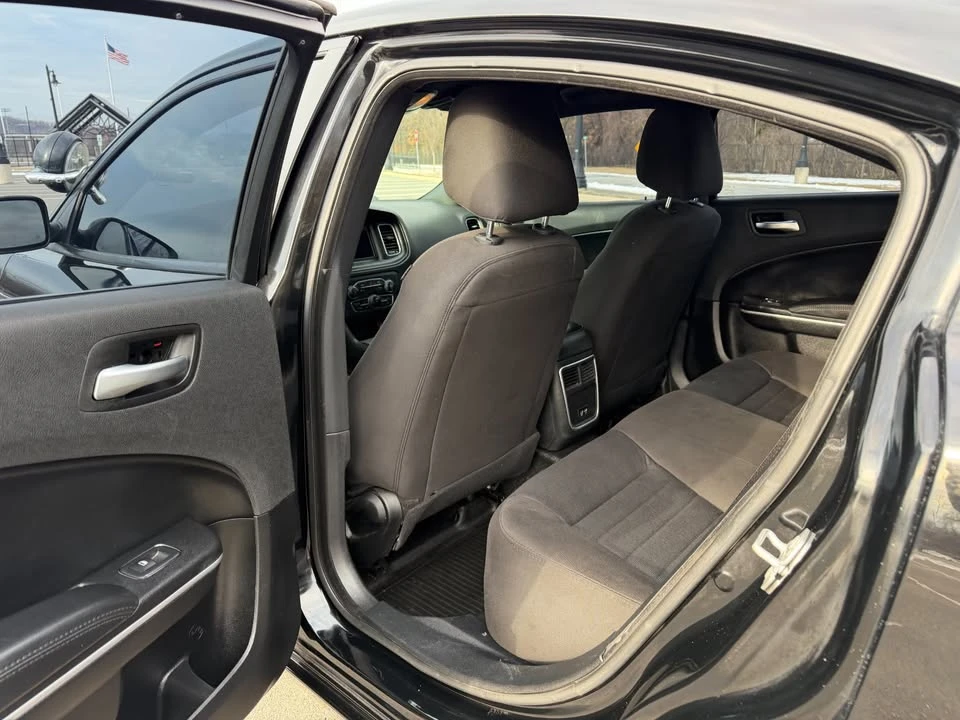 2020 Dodge Charger 8th Gen - Image 9 of 17