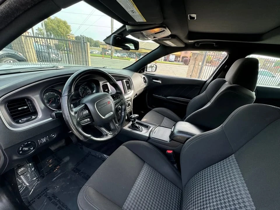 2020 Dodge Charger 8th Gen - Image 16 of 19