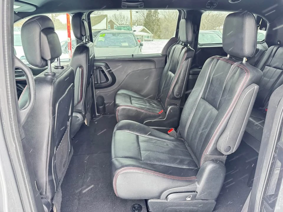 2020 Dodge Caravan - Image 10 of 17
