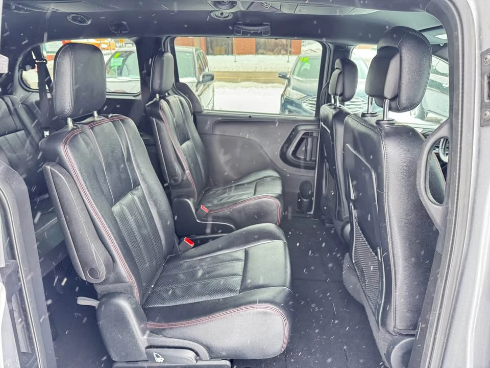 2020 Dodge Caravan - Image 12 of 17