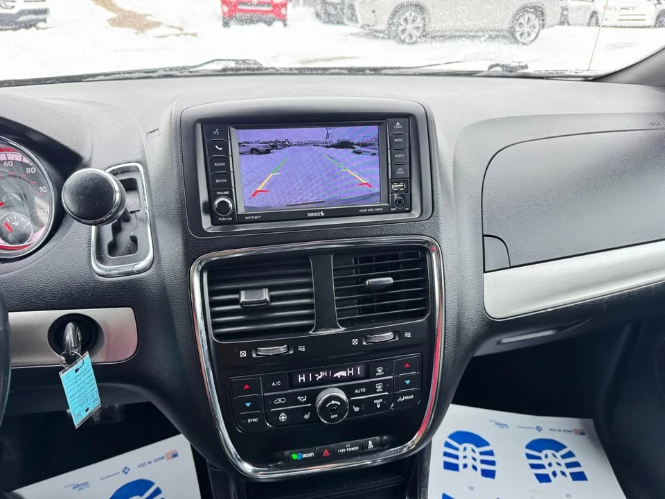 2020 Dodge Caravan - Image 15 of 17