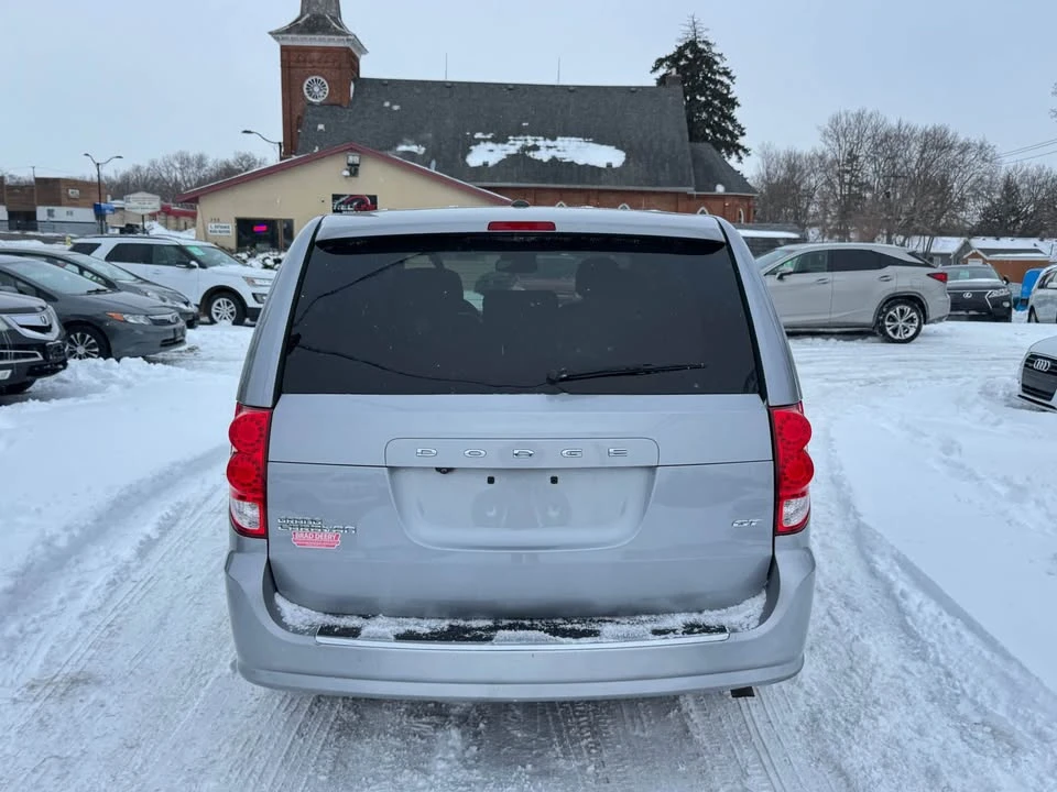 2020 Dodge Caravan - Image 5 of 17