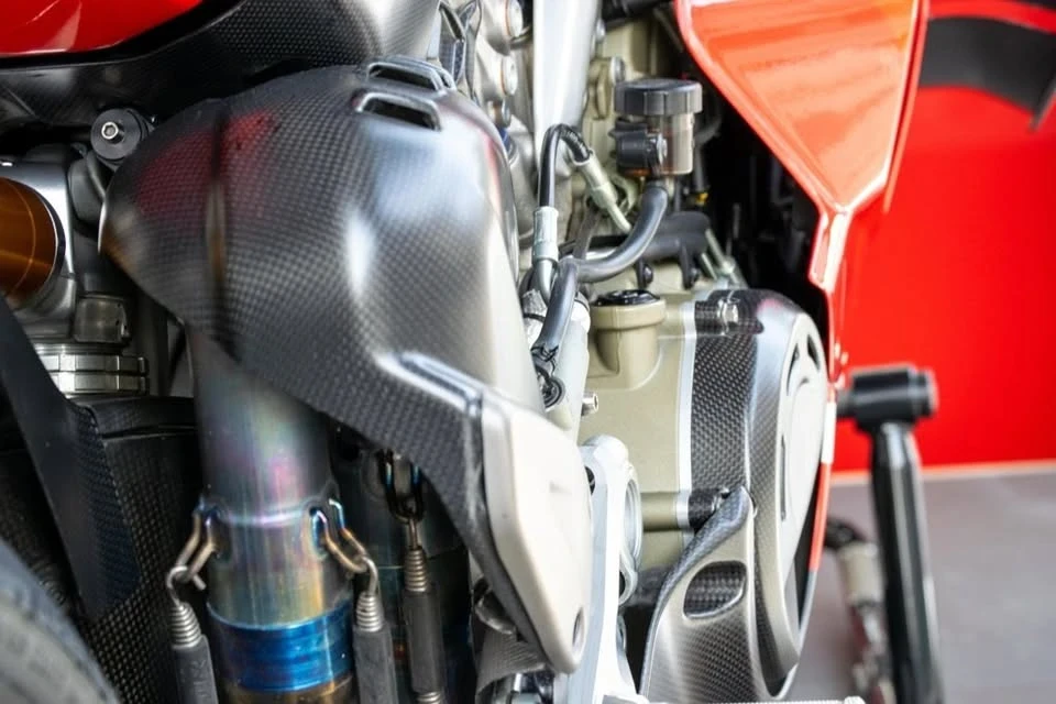 2020 Ducati V4 Superleggera - Image 17 of 19
