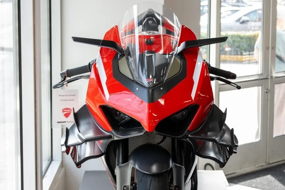2020 Ducati V4 Superleggera - Image 10 of 19