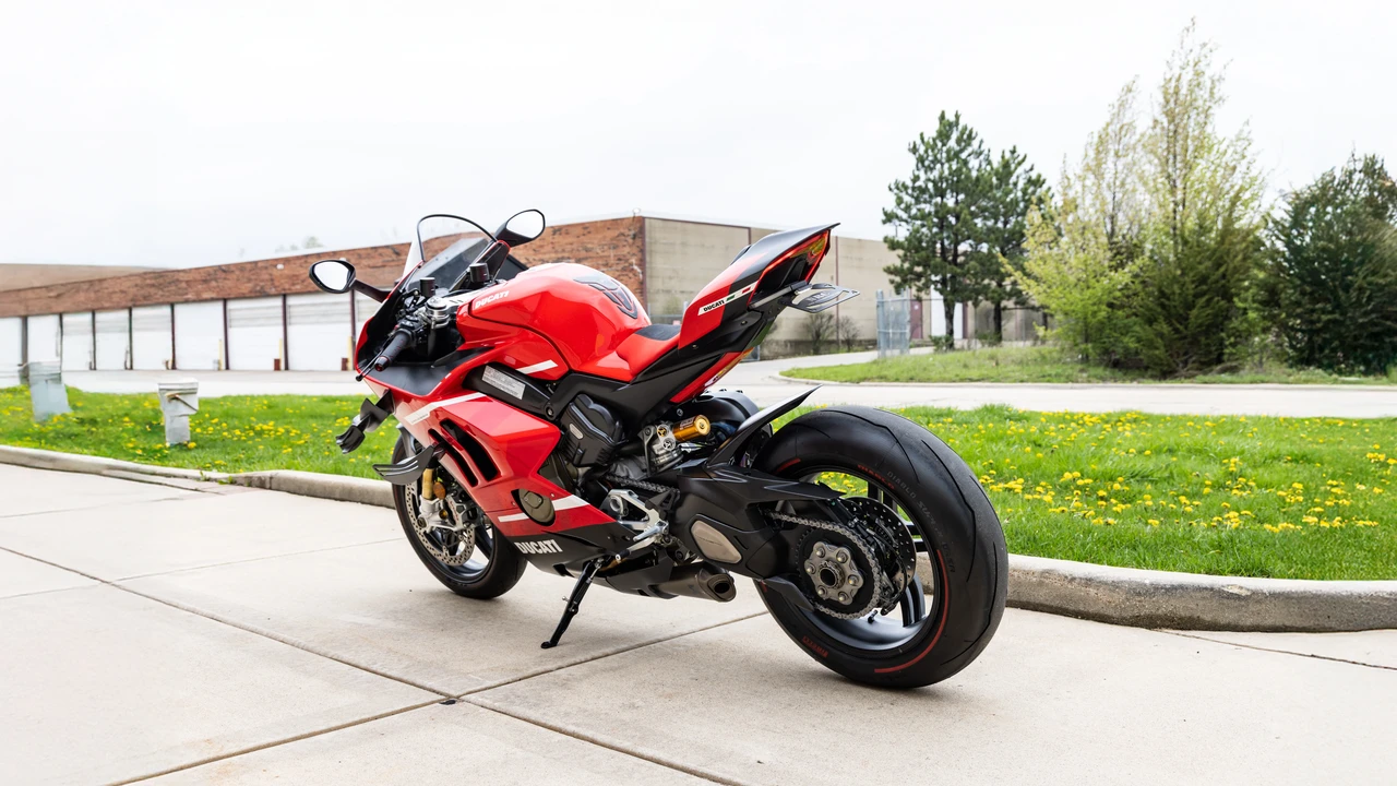 2020 Ducati V4 Superleggera - Image 7 of 31