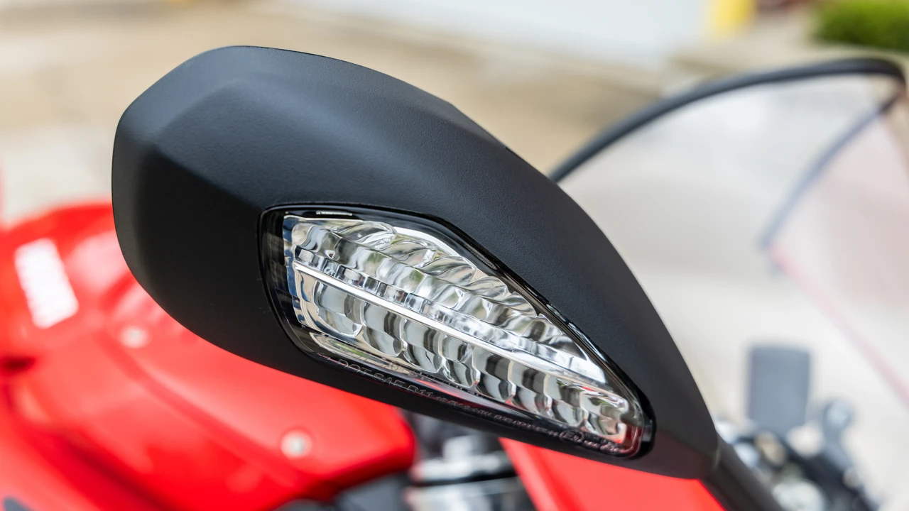2020 Ducati V4 Superleggera - Image 14 of 31