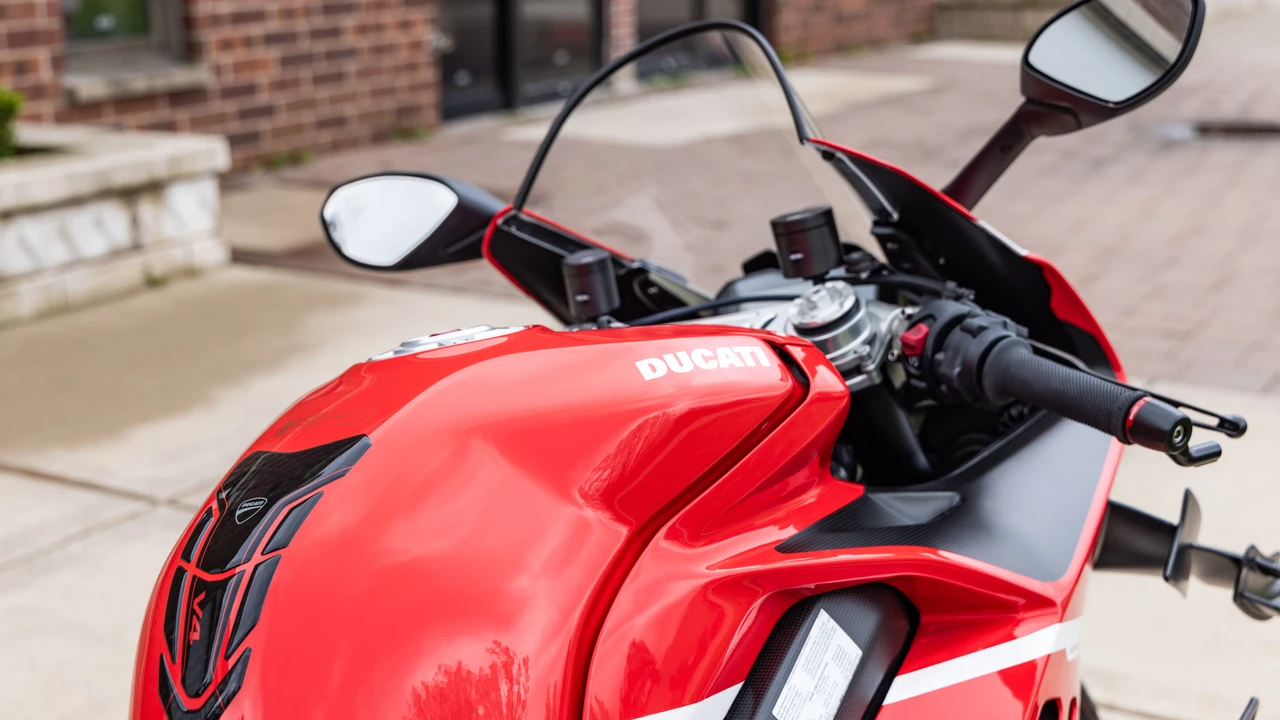 2020 Ducati V4 Superleggera - Image 29 of 31