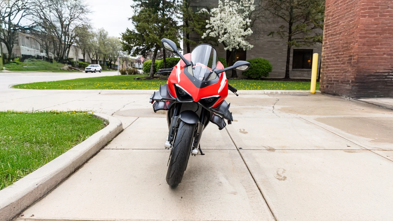 2020 Ducati V4 Superleggera - Image 2 of 31