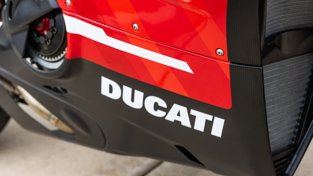 2020 Ducati V4 Superleggera - Image 22 of 31