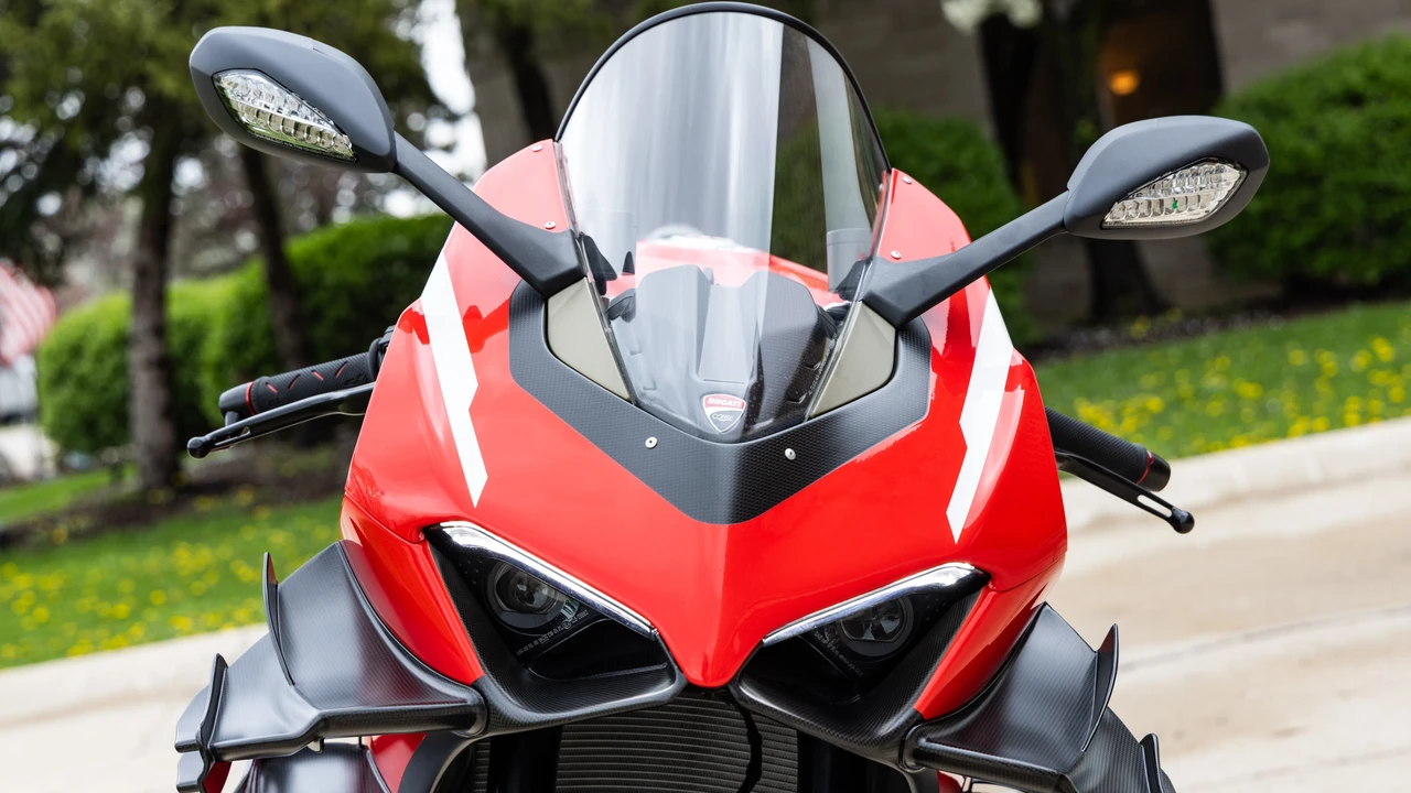 2020 Ducati V4 Superleggera - Image 9 of 31