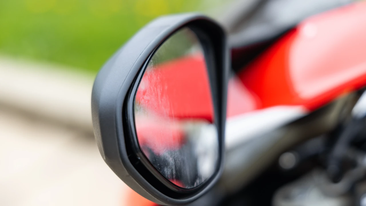 2020 Ducati V4 Superleggera - Image 16 of 31