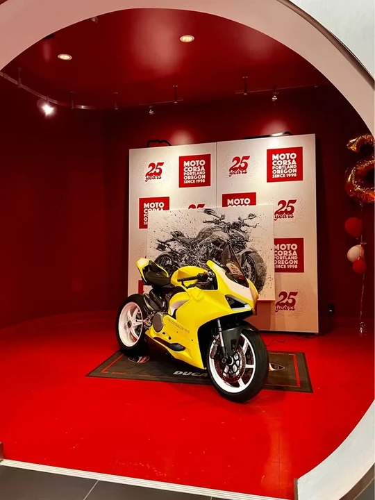 2020 Ducati V2 - Image 6 of 6
