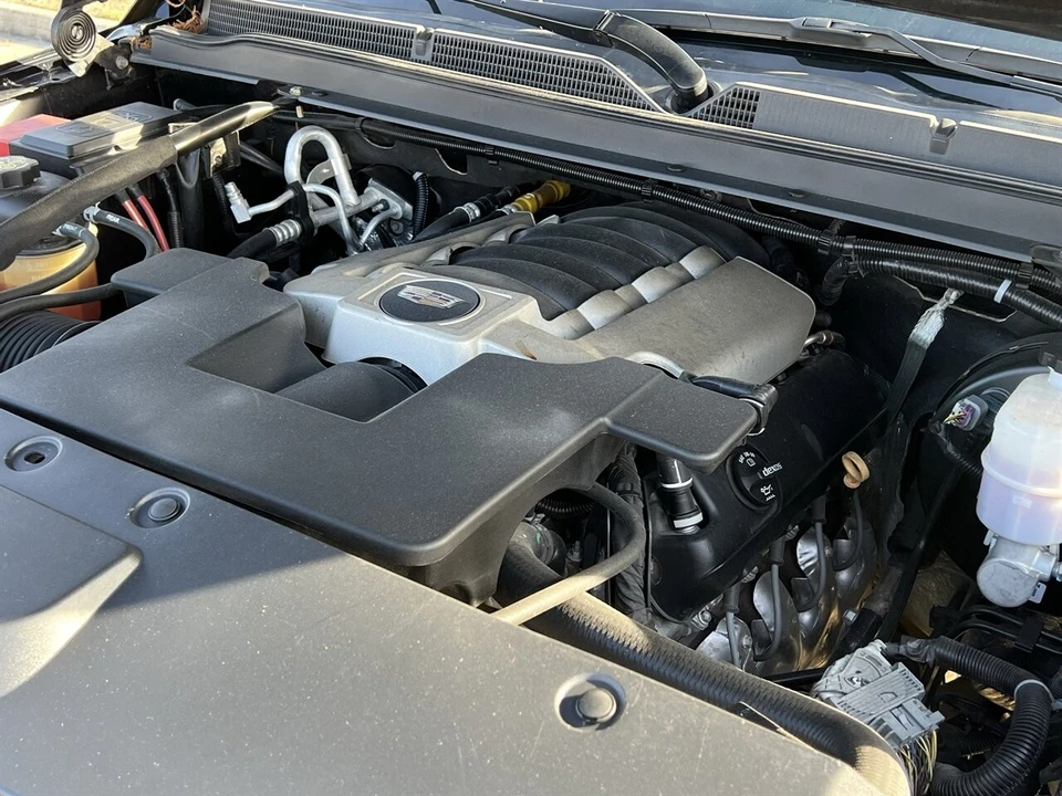 2020 Cadillac Escalade 4th Gen - Image 20 of 21
