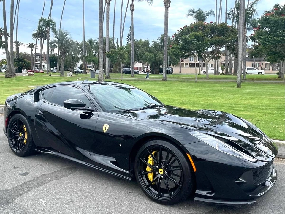 2020 Ferrari 812 Superfast - Image 9 of 18