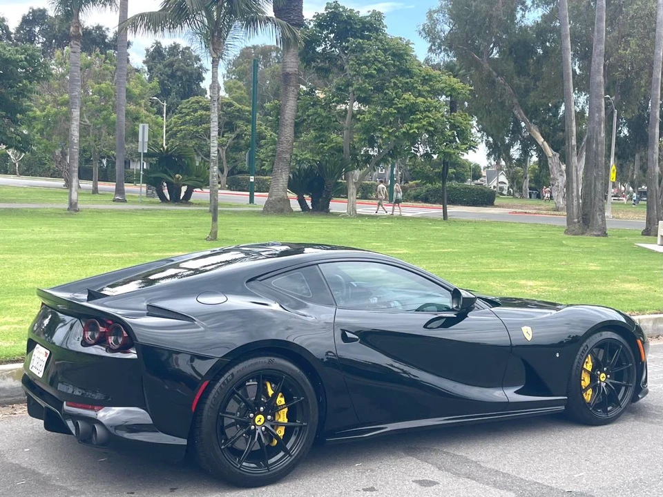 2020 Ferrari 812 Superfast - Image 11 of 18