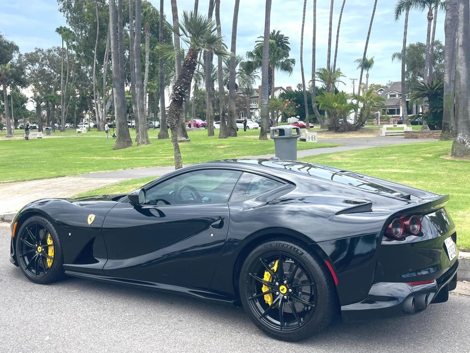 2020 Ferrari 812 Superfast - Image 3 of 18